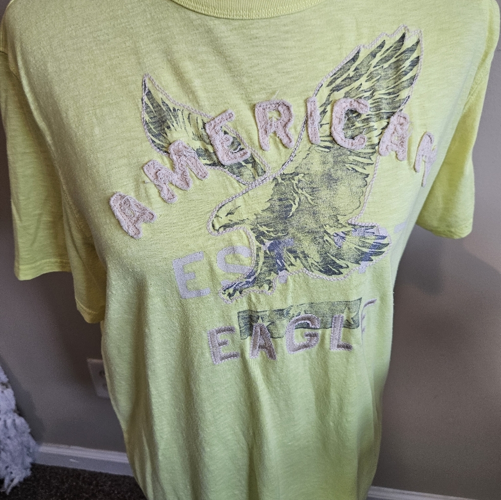 American Eagle Outfitters Graphic T-Shirt . - Picture 7 of 11